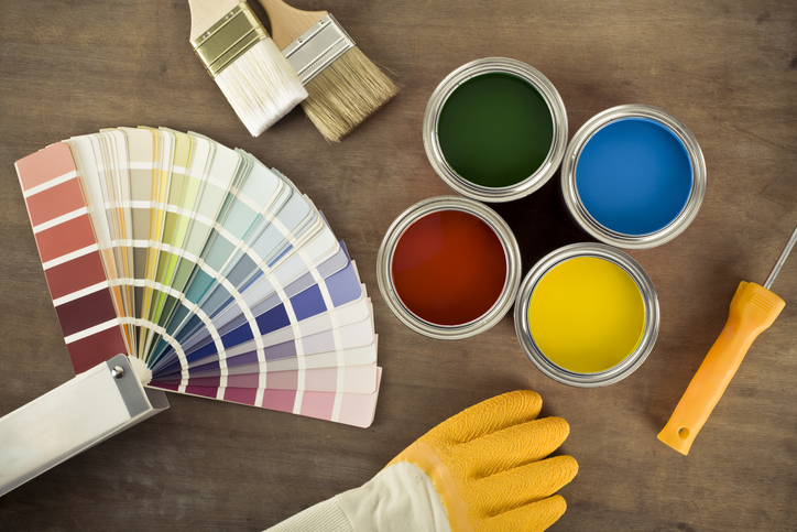 The Difference Between Stain and Paint in Terms of Maintenance